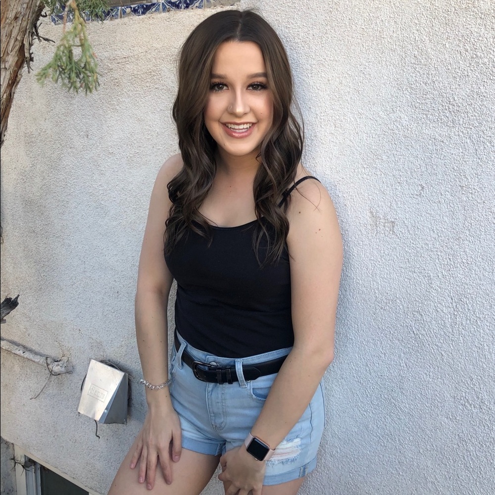 Meet your Posher, Holly